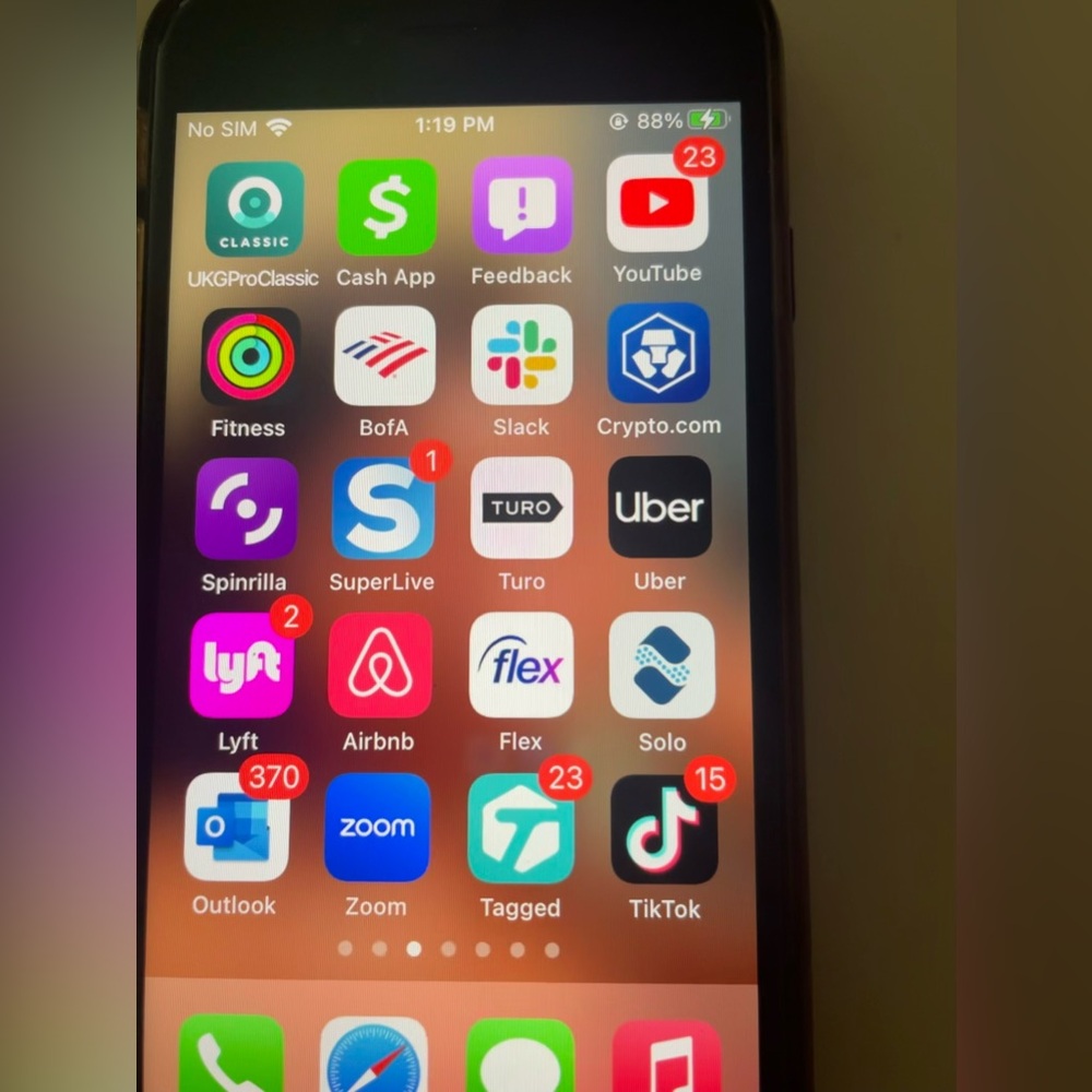 TikTok already installed on unlocked iPhone SE (make a offer)